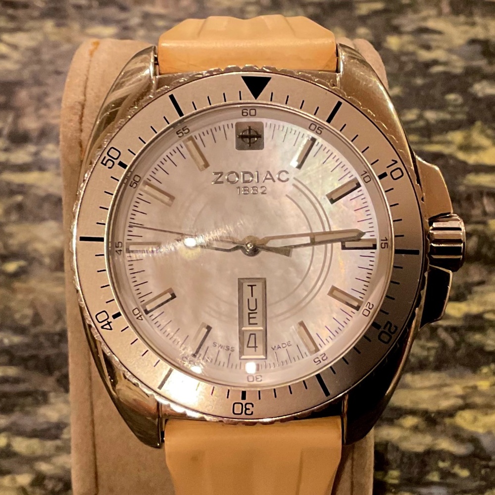 Zodiac Speed Dragon Watch. Swiss. White MOP Dial. Quartz. 38mm